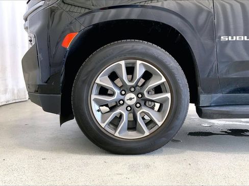 Used 2022 Chevrolet Suburban LT RWD image 6