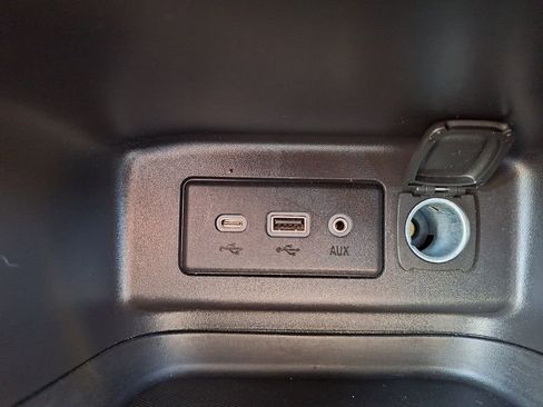 Used 2024 Chevrolet Equinox LT image 17