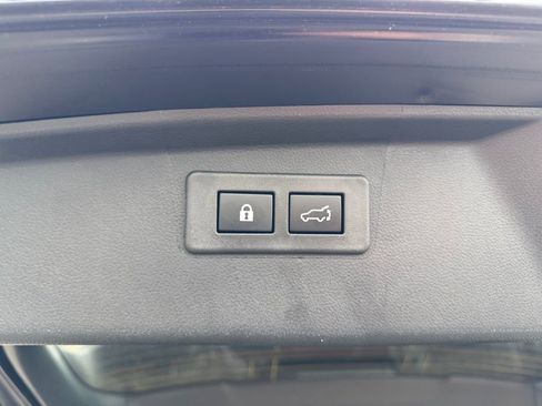 Used 2025 Subaru Outback Premium w/ Popular Package #1A image 8