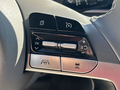 Used 2023 Hyundai Elantra SEL w/ Convenience Package image 22