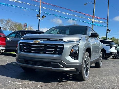 New 2026 Chevrolet Equinox LT w/ Convenience Package II image 3