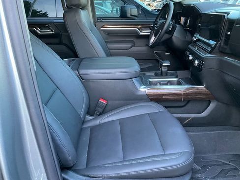 Certified 2025 GMC Sierra 1500 Elevation w/ Elevation Premium Package image 12