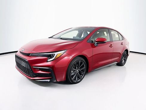 Used 2025 Toyota Corolla SE FWD image 3