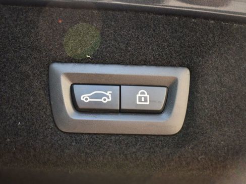 Used 2017 BMW 750i xDrive image 11