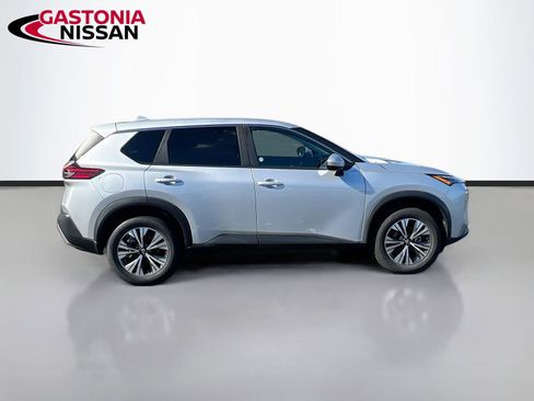 Used 2023 Nissan Rogue SV image 10