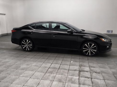 Used 2020 Nissan Altima 2.5 SR w/ Premium Package AWD/4WD image 11