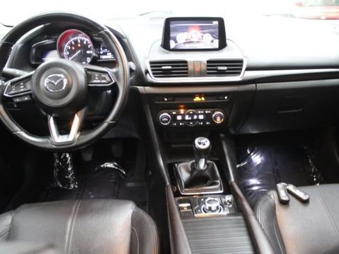 Used 2017 MAZDA MAZDA3 Grand Touring FWD image 2