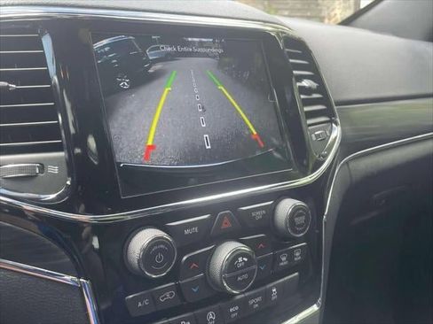 Used 2020 Jeep Grand Cherokee Limited w/ Luxury Group II image 30