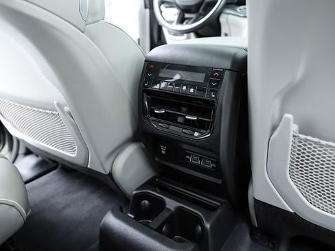 Used 2021 Jeep Grand Cherokee L Overland w/ Luxury Tech Group IV image 43