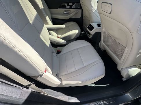 Used 2020 Mercedes-Benz GLS 450 4MATIC image 18