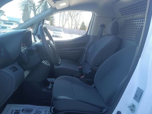 Used 2019 Nissan NV200 SV image 16