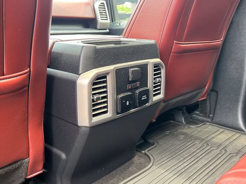 Used 2019 Ford F150 Platinum w/ Equipment Group 701A Luxury AWD/4WD image 30