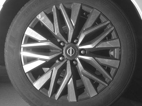 Used 2025 Nissan Altima 2.5 SV FWD image 15