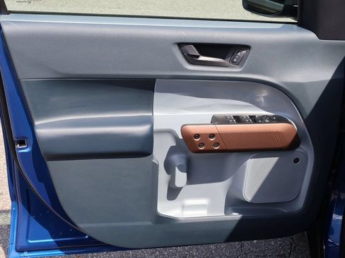 Used 2023 Ford Maverick Lariat w/ Lariat Luxury Package FWD image 19
