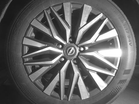 Used 2025 Nissan Altima 2.5 SV FWD image 14