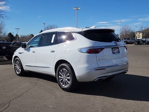 Used 2024 Buick Enclave Premium image 13