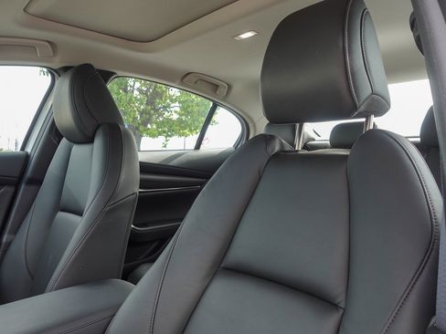 Used 2025 MAZDA MAZDA3 s image 10