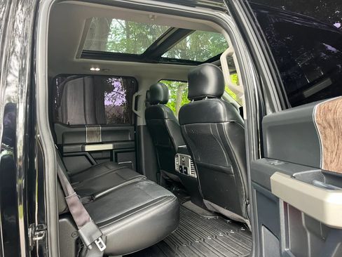 Used 2017 Ford F250 Lariat w/ Lariat Ultimate Package AWD/4WD image 14