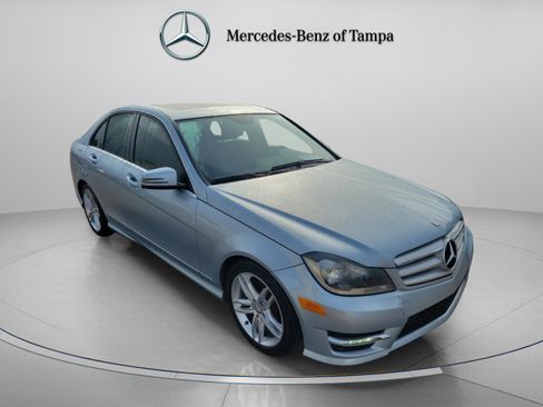 Used 2013 Mercedes-Benz C 250 Sedan image 4