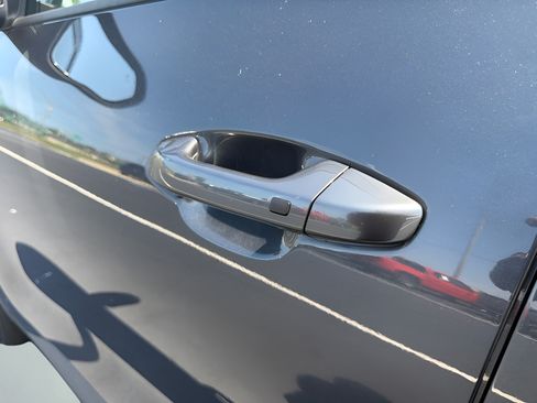 Used 2025 Kia Seltos S FWD image 9
