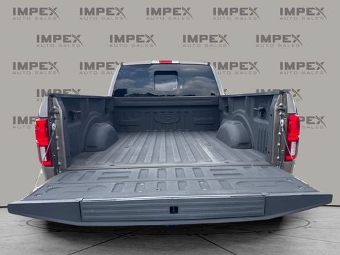 Used 2018 Ford F150 Lariat w/ Equipment Group 502A Luxury AWD/4WD image 18