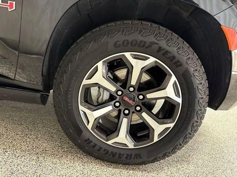 Used 2022 GMC Yukon AT4 w/ Technology Package AWD/4WD image 35