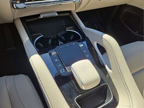 Used 2025 Mercedes-Benz GLE 450 4MATIC w/ Warmth & Comfort Package image 31