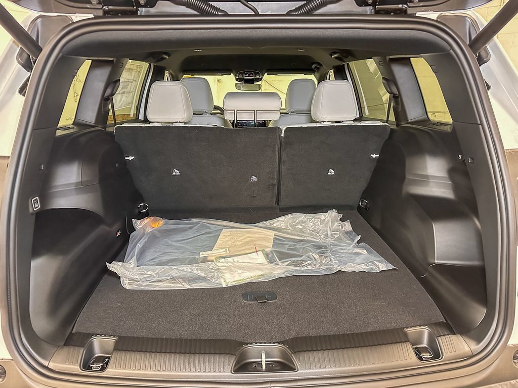 New 2026 Jeep Cherokee Limited AWD/4WD image 13