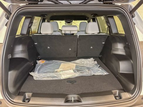 New 2026 Jeep Cherokee Limited AWD/4WD image 13