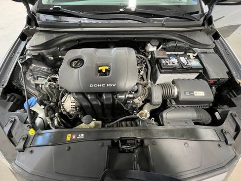 Used 2018 Hyundai Elantra Value Edition FWD image 27