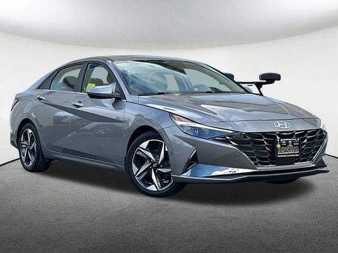 Used 2021 Hyundai Elantra Limited image 2