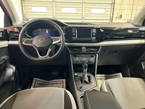 Used 2022 Volkswagen Taos S FWD image 4