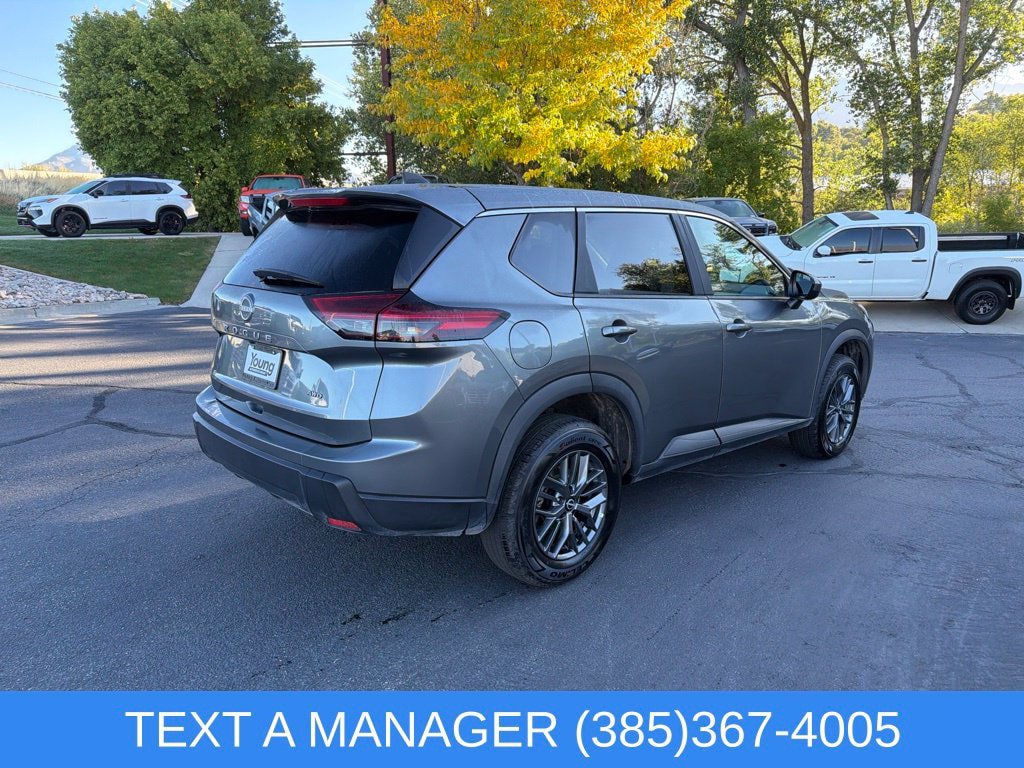 Used 2026 Nissan Rogue SV AWD/4WD image 3