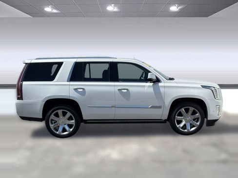 Used 2020 Cadillac Escalade Premium Luxury AWD/4WD image 7