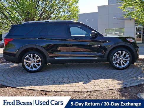 Used 2023 Ford Explorer Platinum w/ Premium Technology Package AWD/4WD image 7