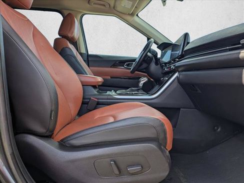 Used 2024 Kia Carnival SX FWD image 21