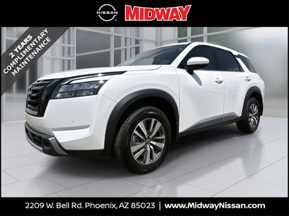 New 2025 Nissan Pathfinder SL w/ Black Appearance Package