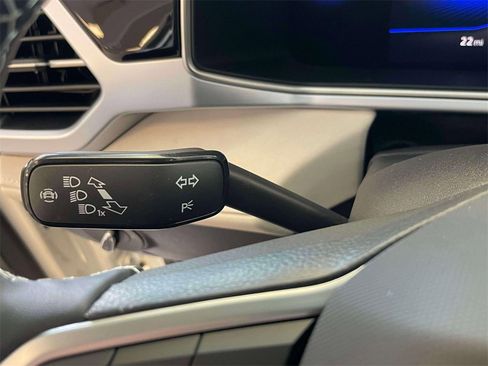 New 2025 Volkswagen Taos SE image 25