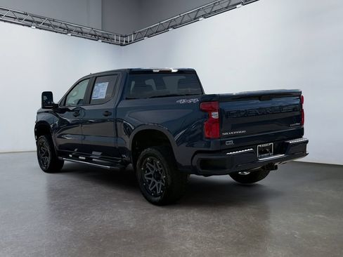 Used 2020 Chevrolet Silverado 1500 Custom w/ Custom Value Package AWD/4WD image 5