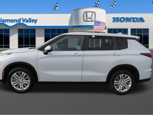 Used 2024 Mitsubishi Outlander ES image 8