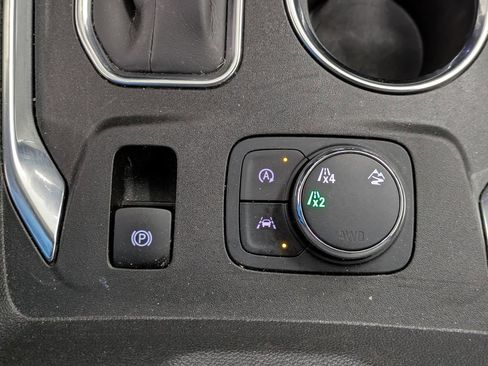 Used 2023 Chevrolet Traverse LT AWD/4WD image 18