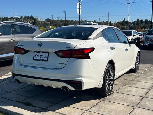Used 2023 Nissan Altima 2.5 SV w/ SV Premium Package AWD/4WD image 5