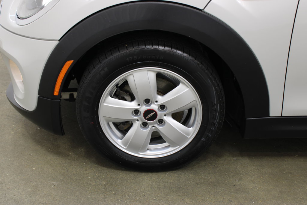 Used 2016 MINI Cooper 2-Door Hardtop FWD image 26