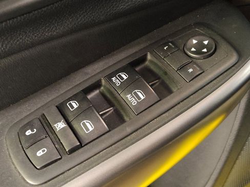 Used 2019 Jeep Cherokee Latitude Plus AWD/4WD image 27
