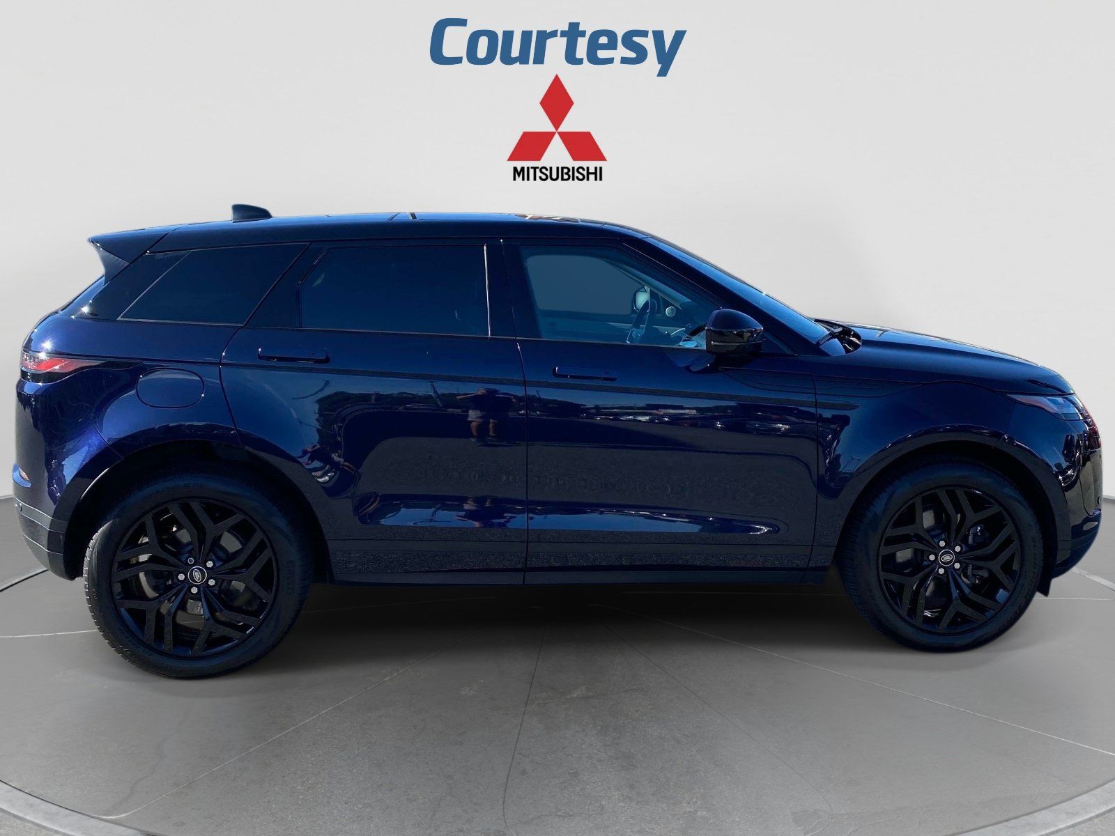 Used 2023 Land Rover Range Rover Evoque SE AWD/4WD image 8
