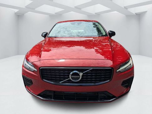 Used 2022 Volvo S60 T8 R-Design Expression AWD/4WD image 8