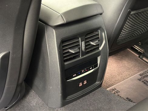 Used 2023 BMW i4 eDrive40 w/ M Sport Package image 28