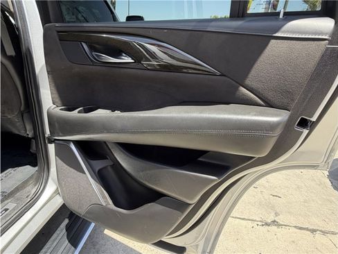 Used 2019 Cadillac Escalade Platinum AWD/4WD image 28