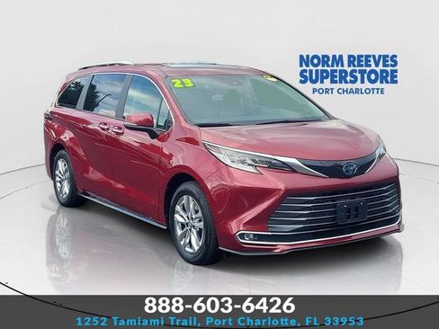 Used 2023 Toyota Sienna Limited AWD/4WD image 1
