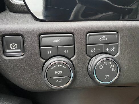 Used 2026 Chevrolet Silverado 1500 LT image 17